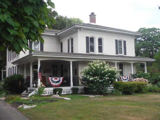 Monroe Manor Inn Bed & Breakfast主图