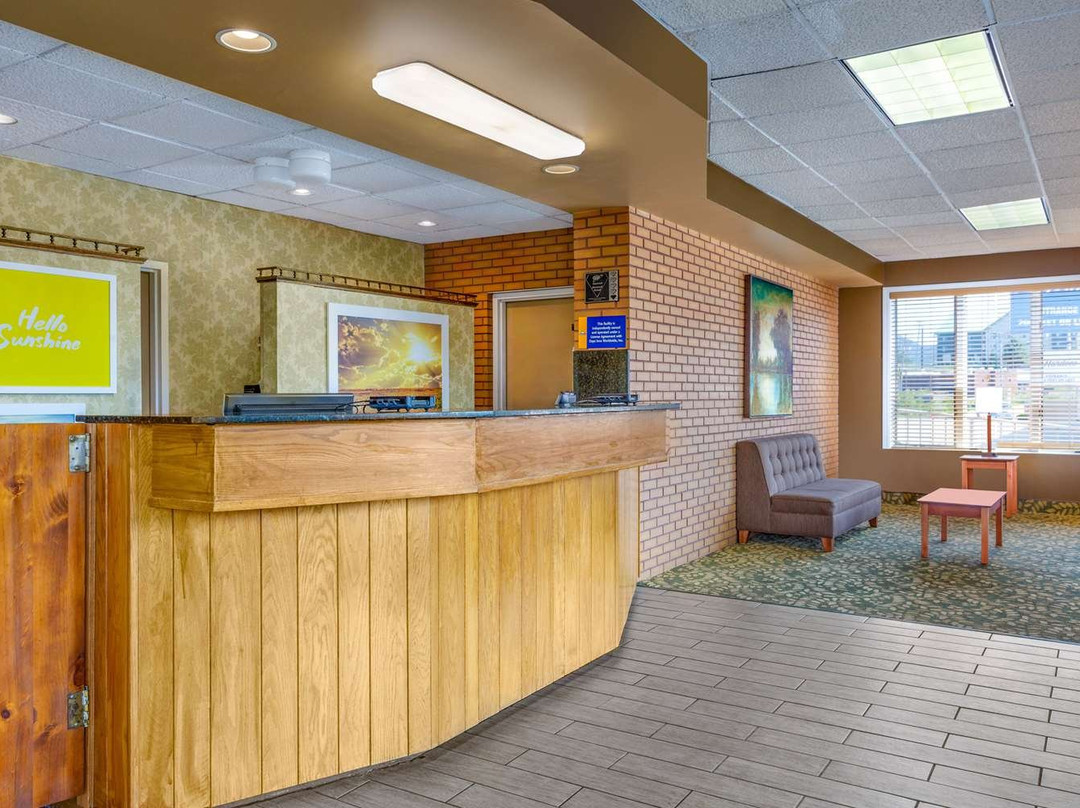 Days Inn by Wyndham Breezewood主图