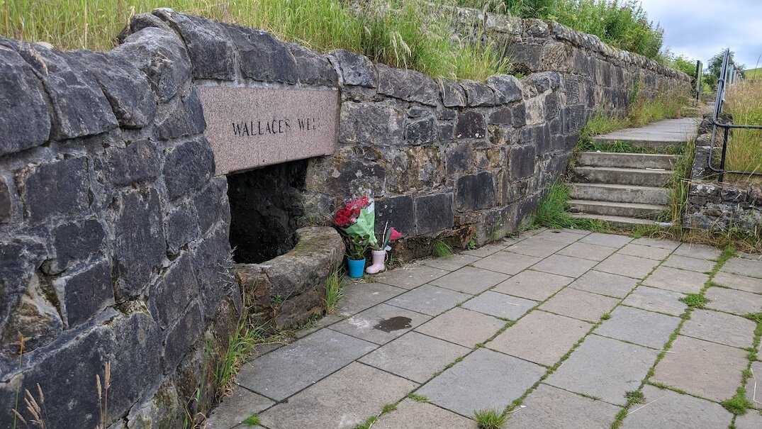 Wallace Well and Monument Robroyston-格拉斯哥必去景点