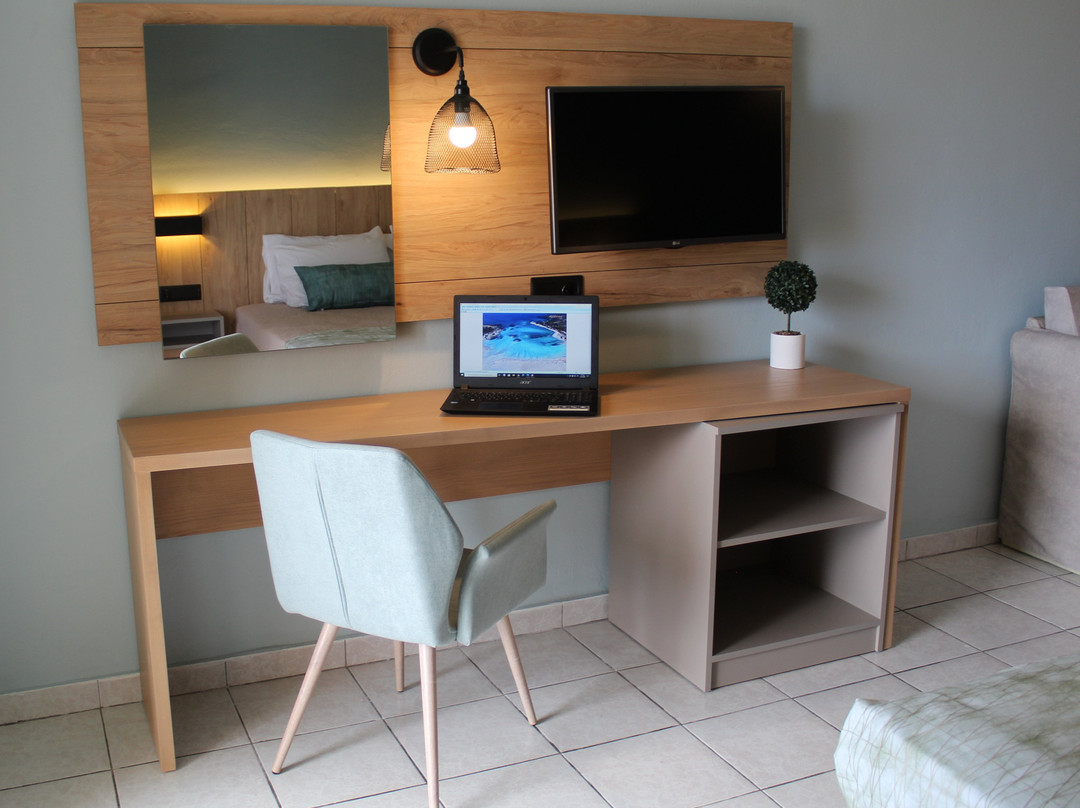 Poledas Apartments主图