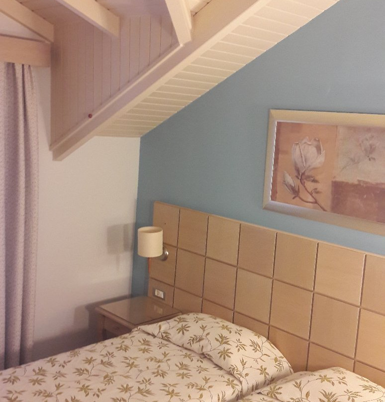 洛里安普莱萨酒店主图