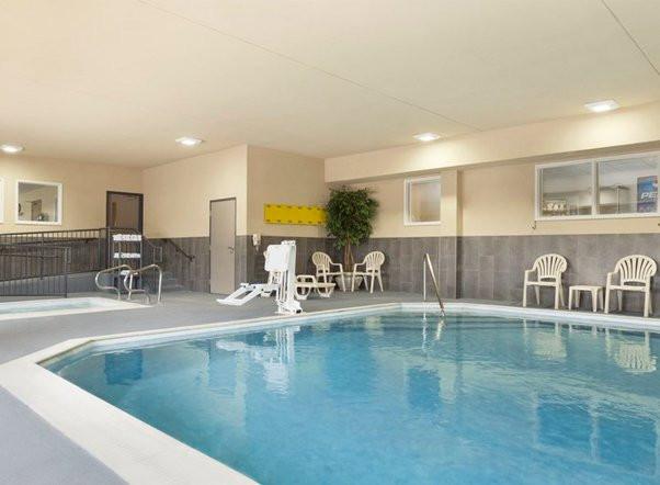 乔治敦江山旅馆&套房酒店主图