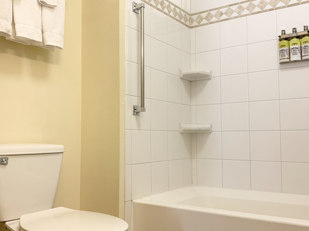 阿尔伯克基机场驻桥套房酒店主图