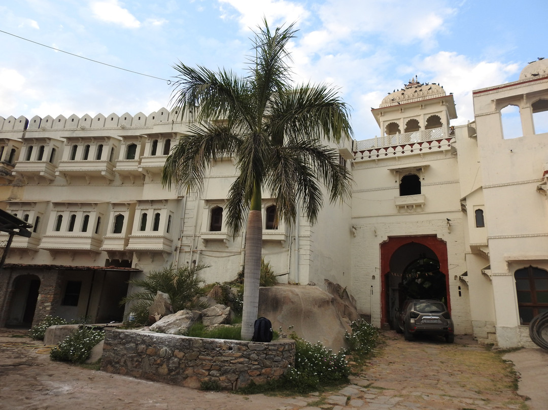 Darbargadh Poshina主图