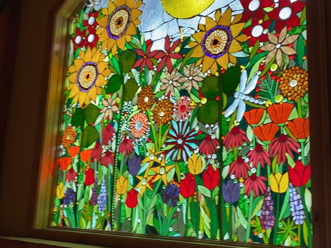 Talus Rock Retreat主图