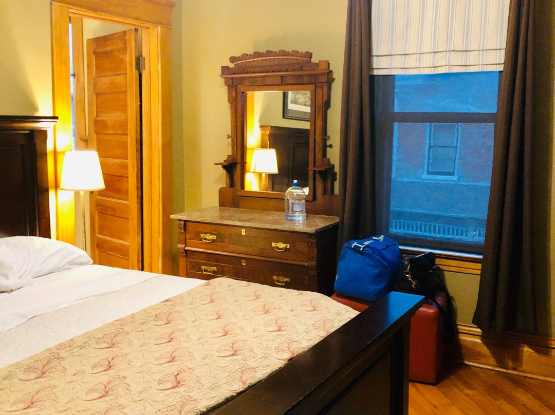 The Burford House Inn主图