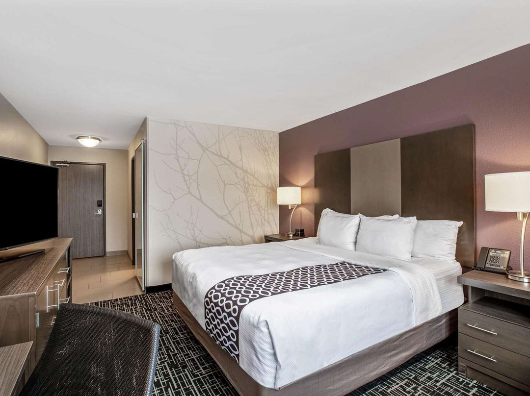 La Quinta Inn & Suites By Wyndham Fayetteville主图