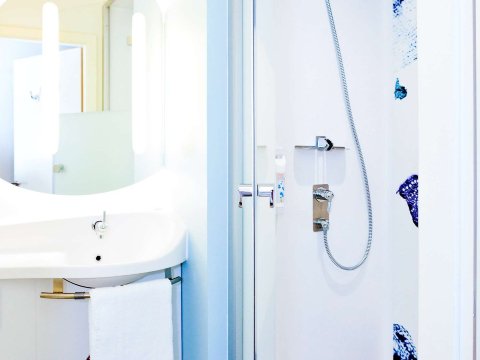 萨尔堡布尔宜必思快捷酒店-官方