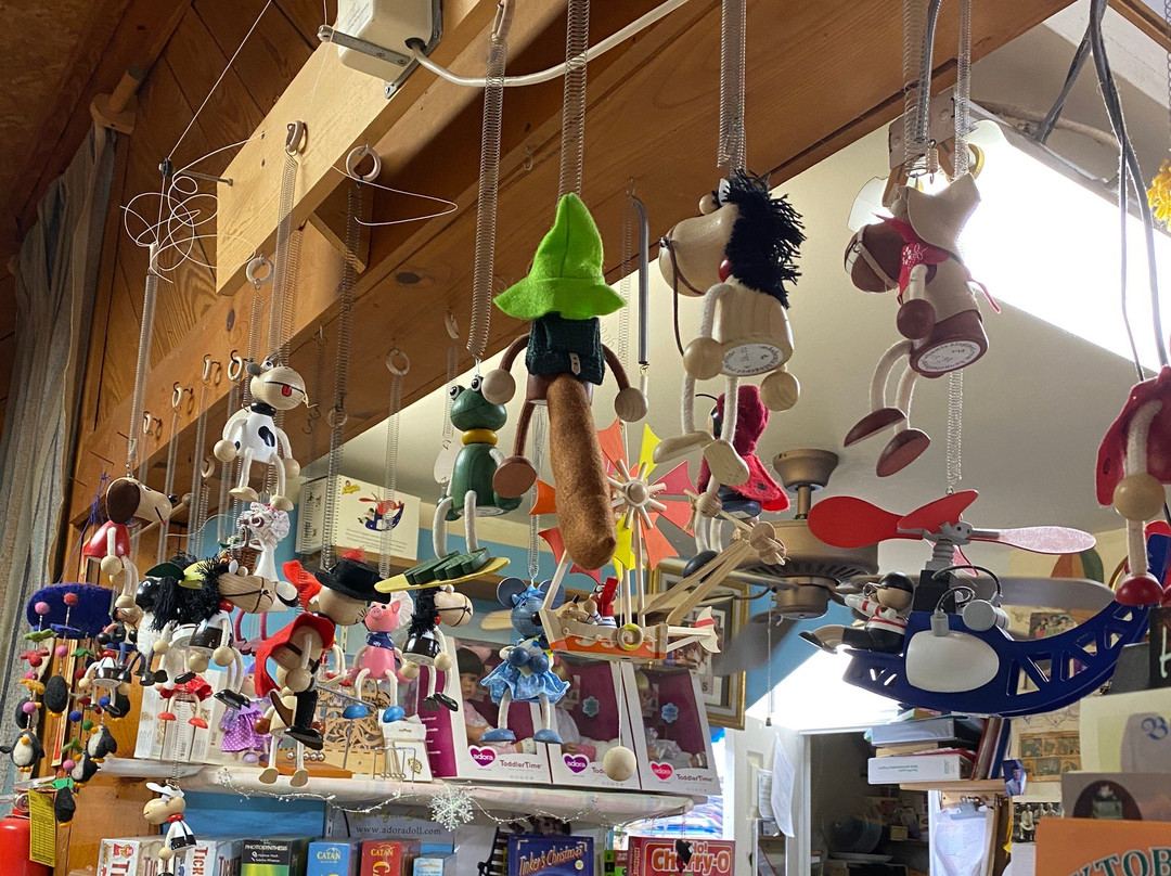 Jolly's Toys-海伦必去景点