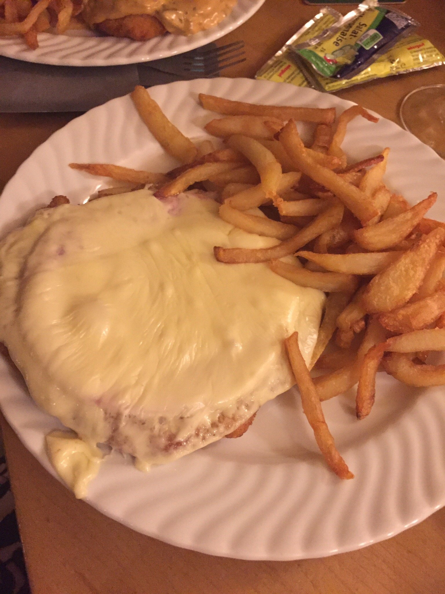 Waldecker Taverne-官方