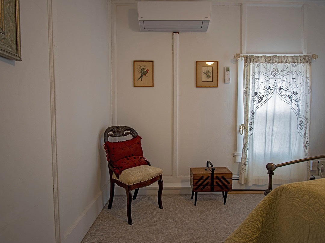 The Woodbine Inn主图