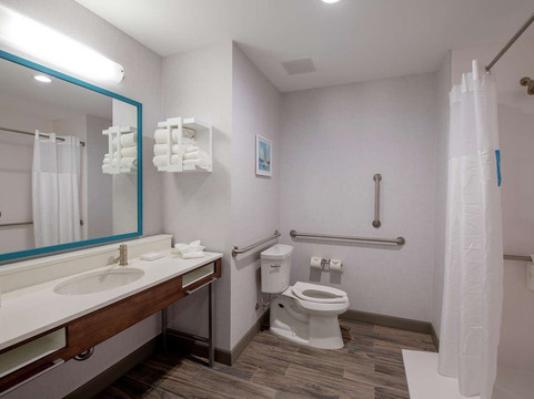 邓肯维尔欢朋套房酒店主图