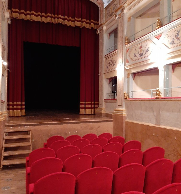 Teatro Apollo-Mondavio必去景点