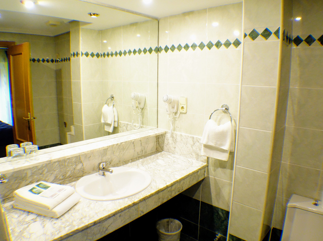 Trípolis Toledo Hostal主图