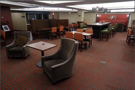 伯灵顿希尔顿恒庭酒店主图