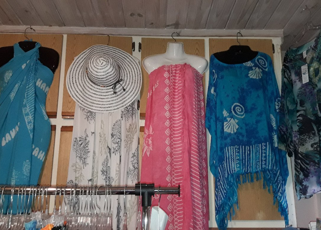 Valerie's Souvenirs and Sewing-Governor's Harbour必去景点