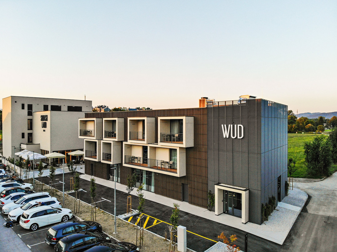 Grosuplje酒店住宿-WUD Hotel