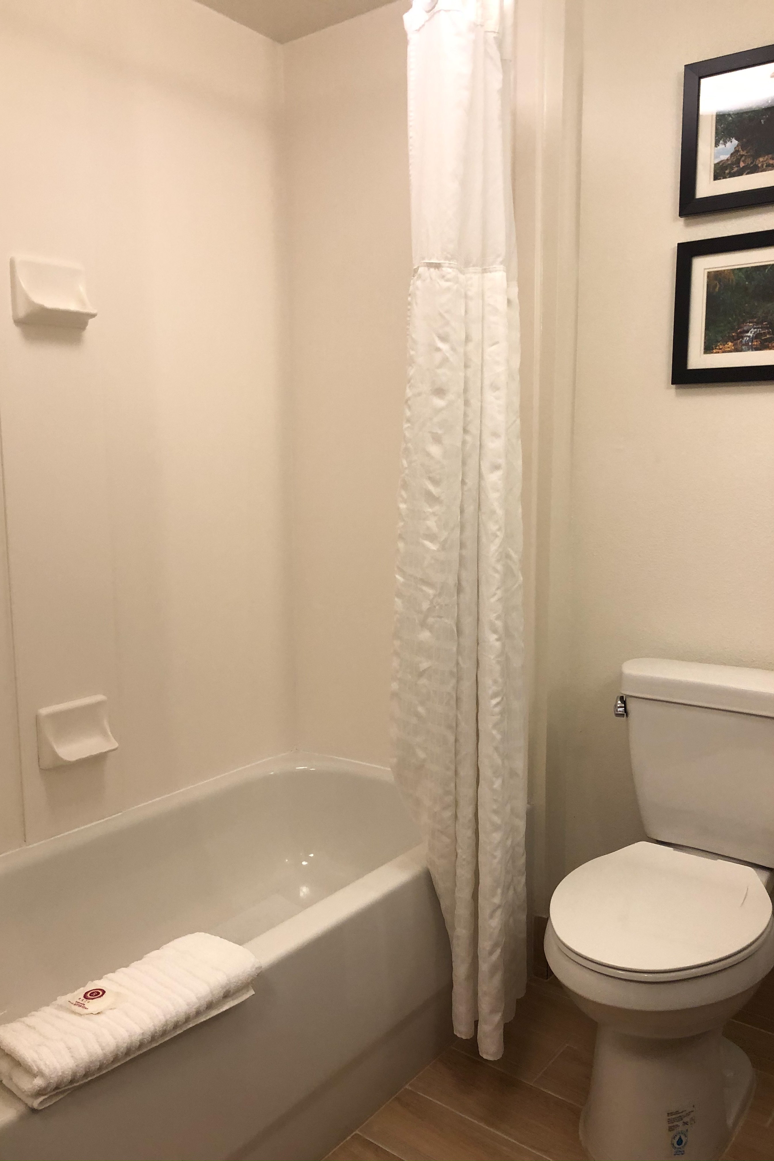 Comfort Suites Downtown-浴室