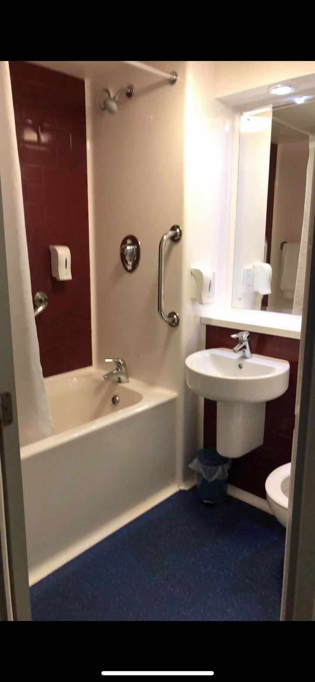 Travelodge Glossop-浴室