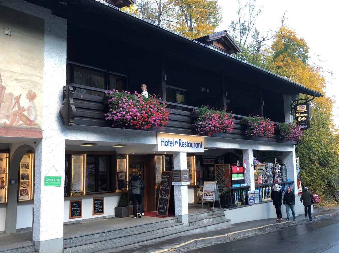 阿尔彭斯图本酒店主图