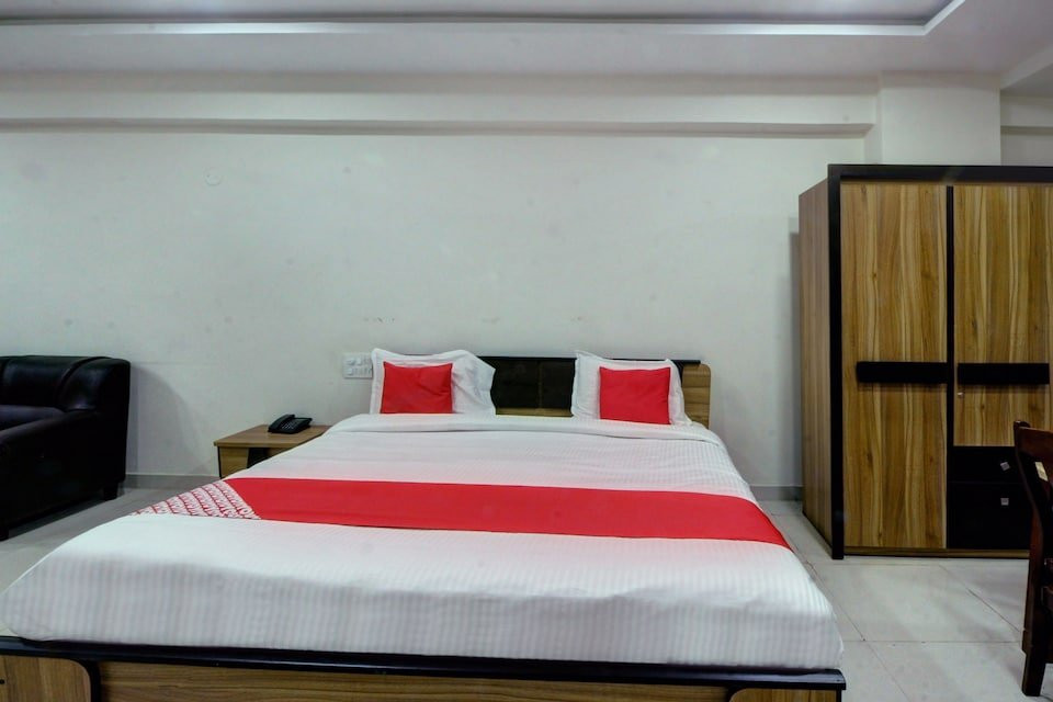 OYO 29573 Santoshi Hometel主图