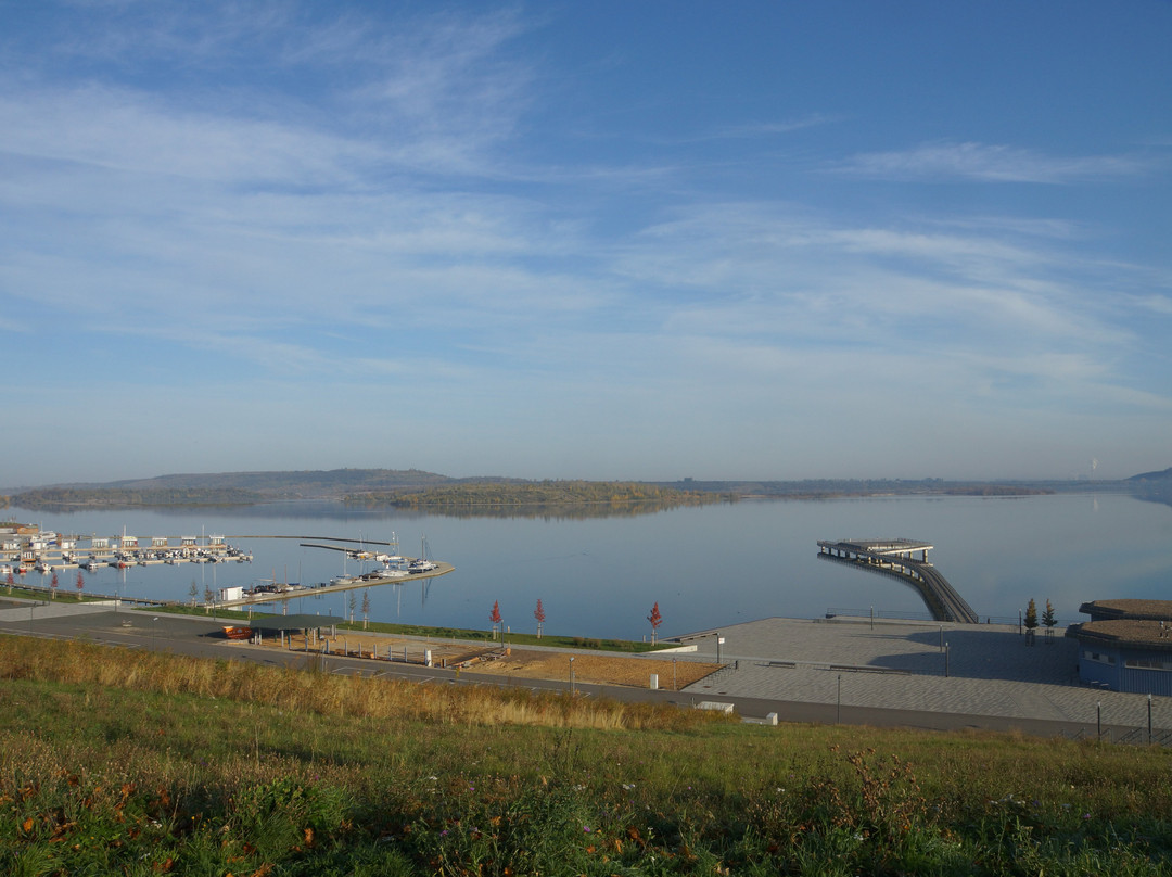 Warias Hotel & Restaurant主图