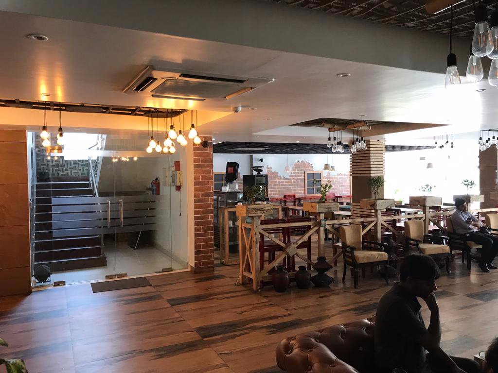 Capital O 23255 Yugantar-餐饮