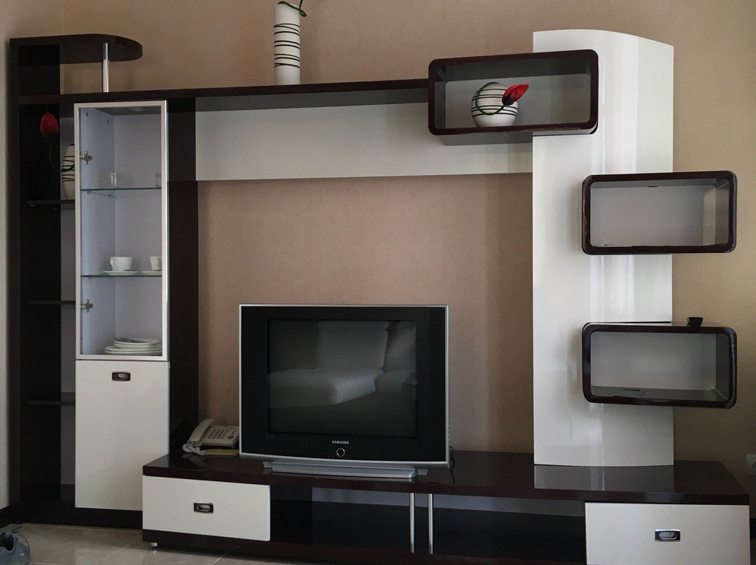 拉泽尼里酒店主图