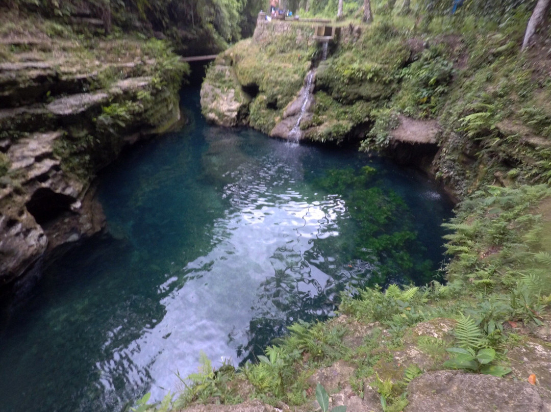 Cangkalanog Falls景点图片