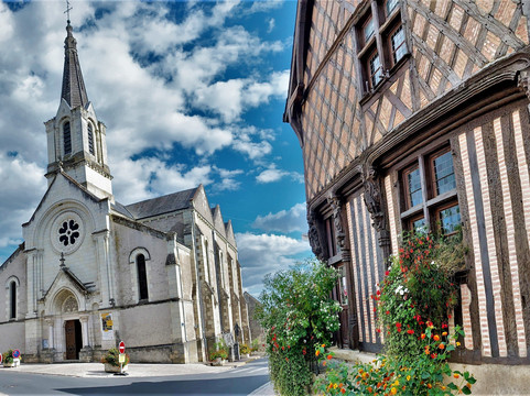 Eglise Sainte Geneviève-Luynes必去景点