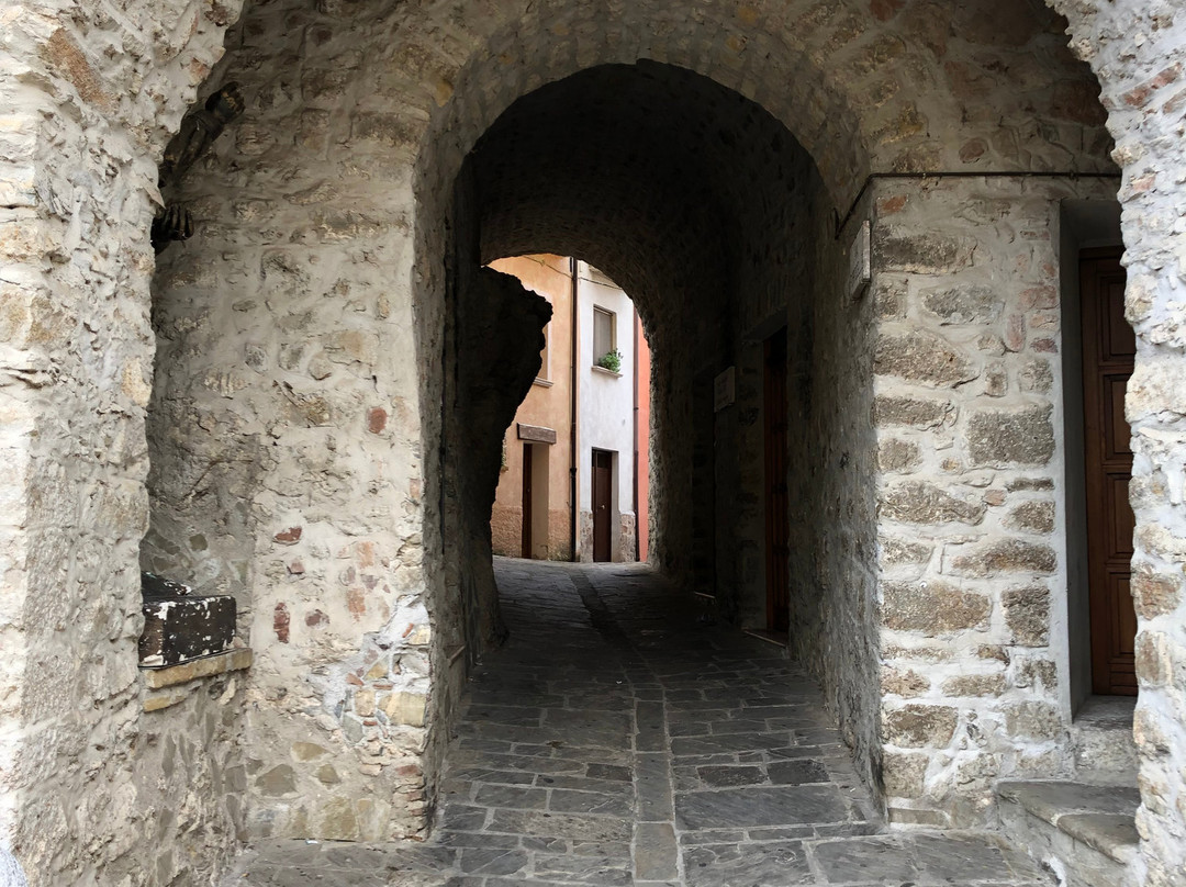 Palazzo Loreti-Satriano di Lucania必去景点