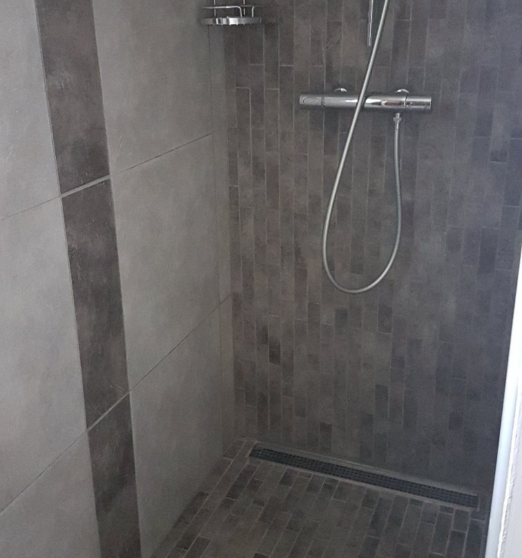 Face au Gardon主图