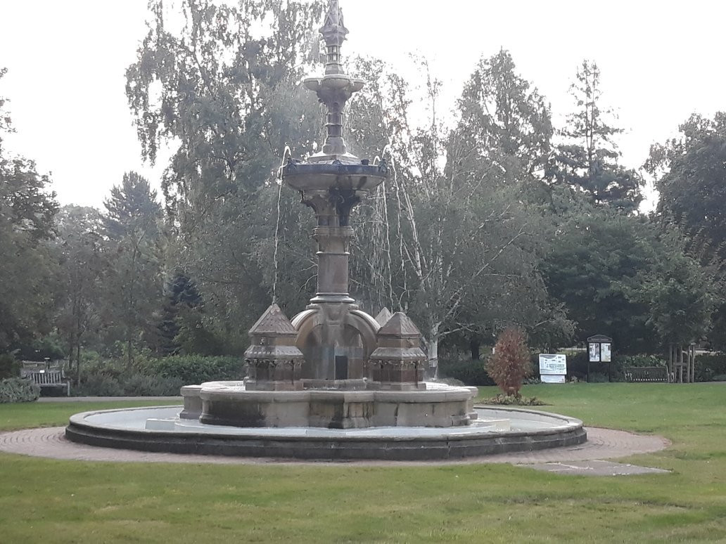 The Hitchman Fountain-皇家利明顿温泉必去景点