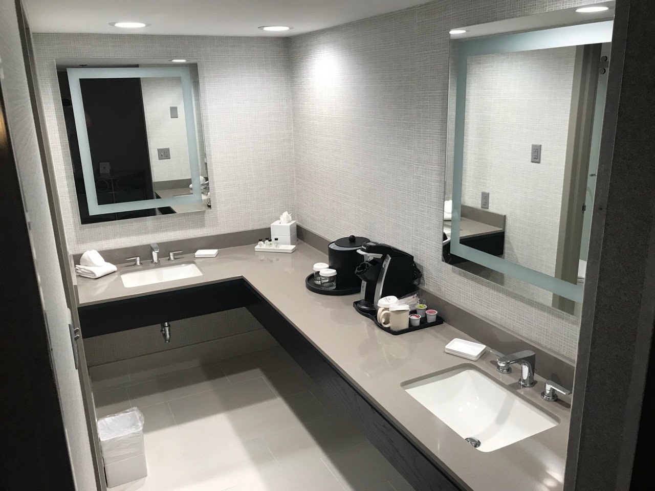 Crowne Plaza Providence-Warwick Airport, an IHG Hotel-浴室