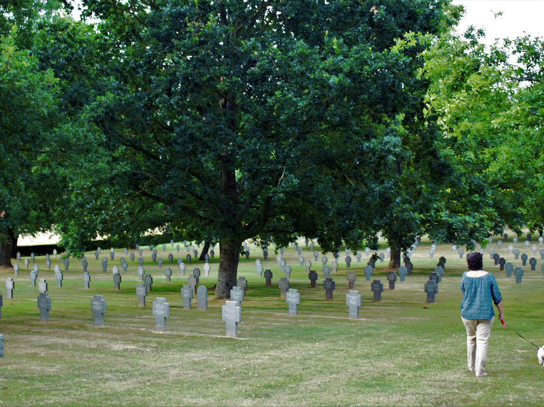Rancourt German Military Cemetery景点图片