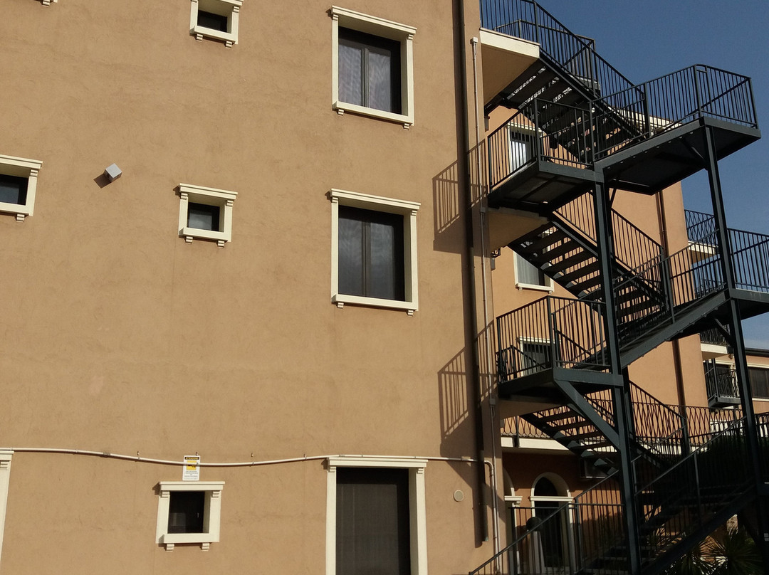 Momi's Hotel主图