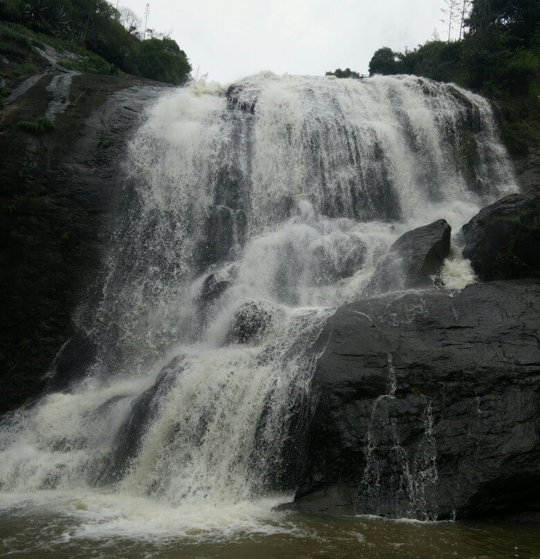 Kalhatti Falls景点图片