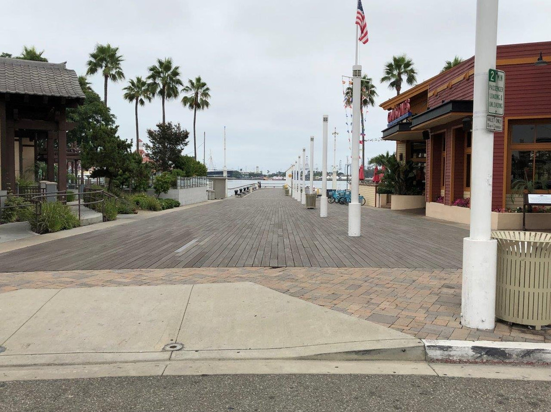 Pine Avenue-长滩必去景点