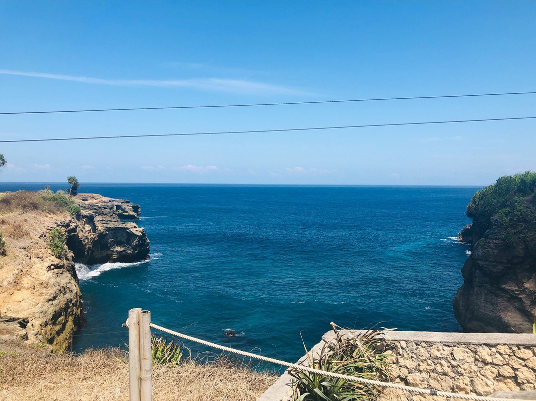 Abyss Zipline-努沙切宁安岛必去景点