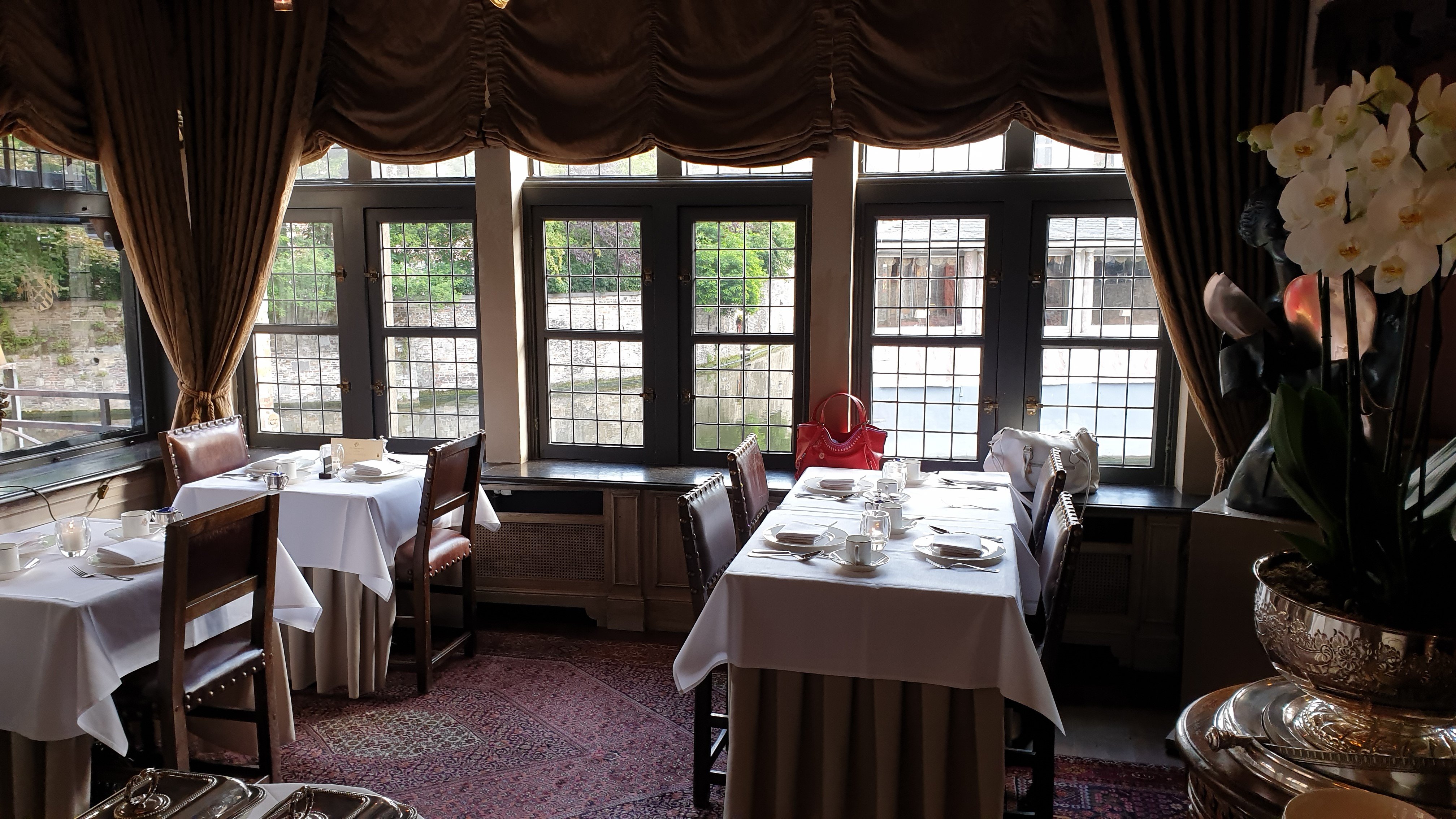 Relais Bourgondisch Cruyce-餐饮