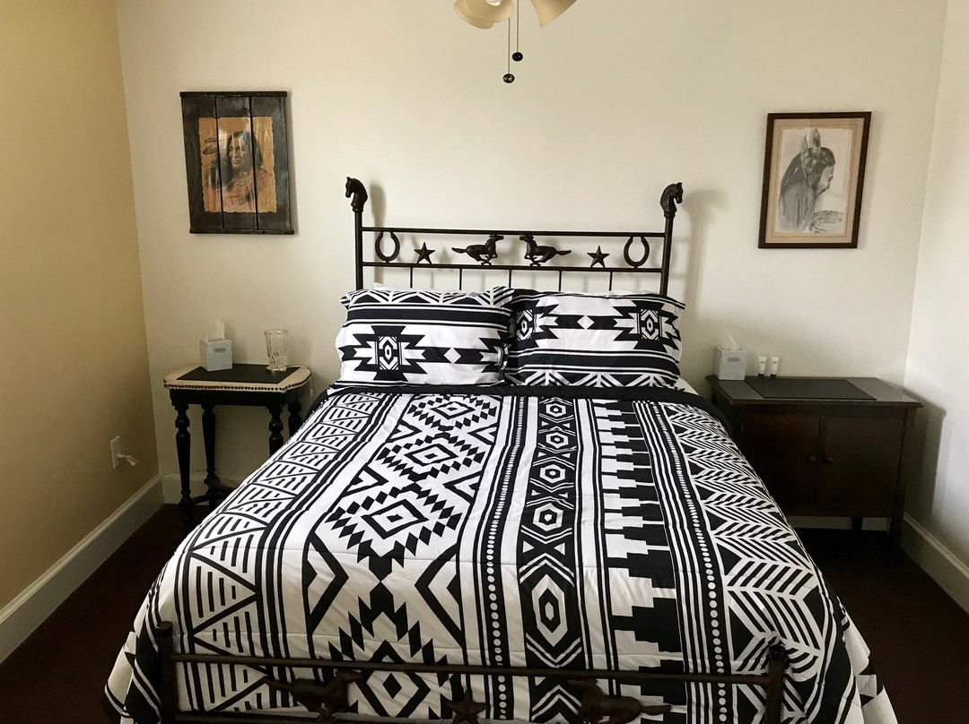 The Jamestown Hotel主图