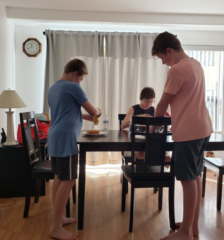 Riverside Resort主图