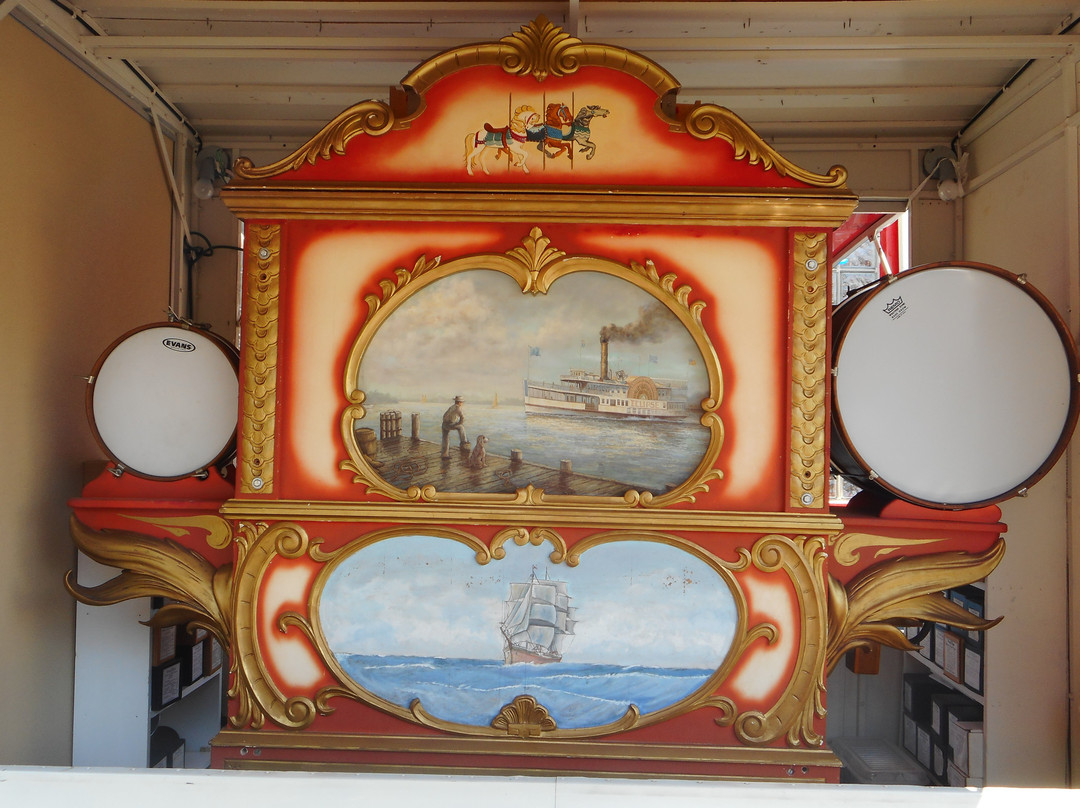 Olcott Beach Carousel Park景点图片