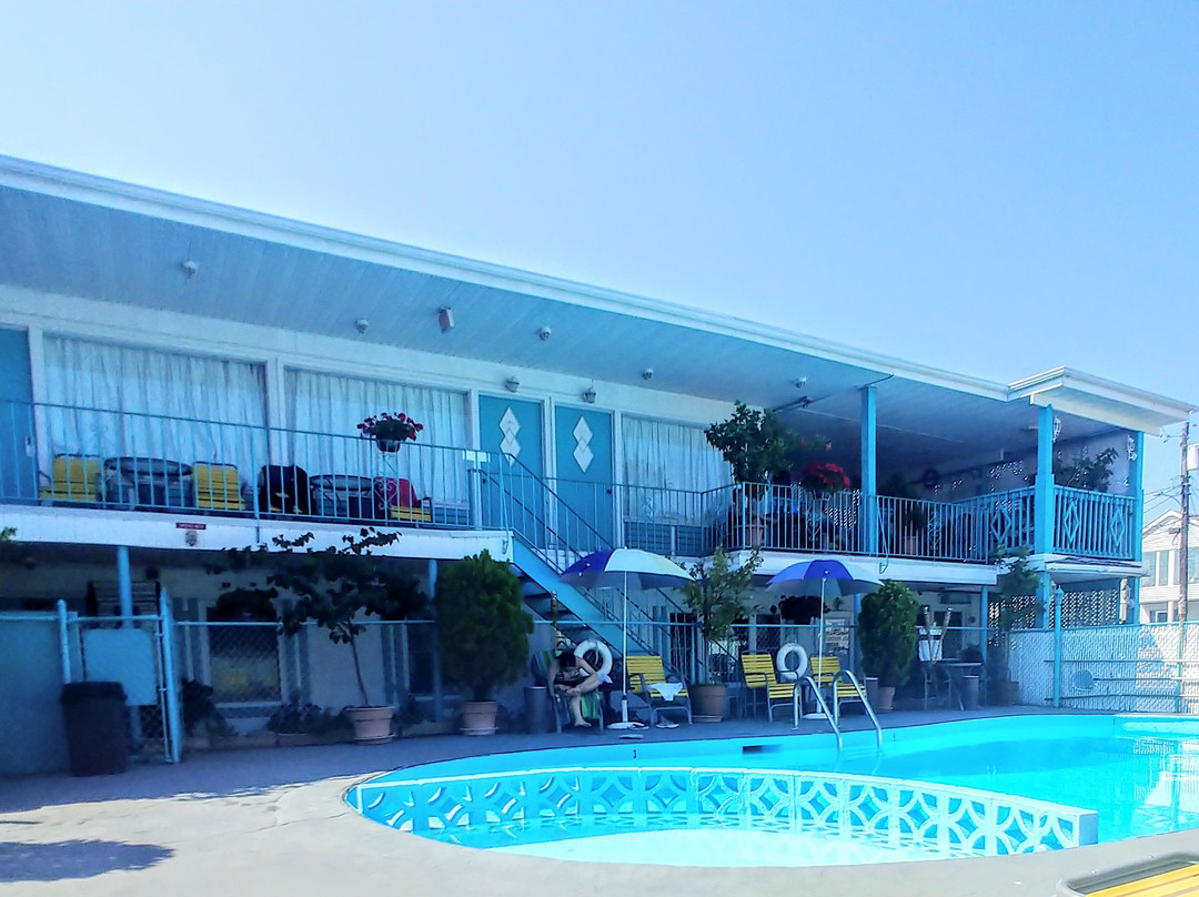 手提箱汽车旅馆和旅行酒店主图