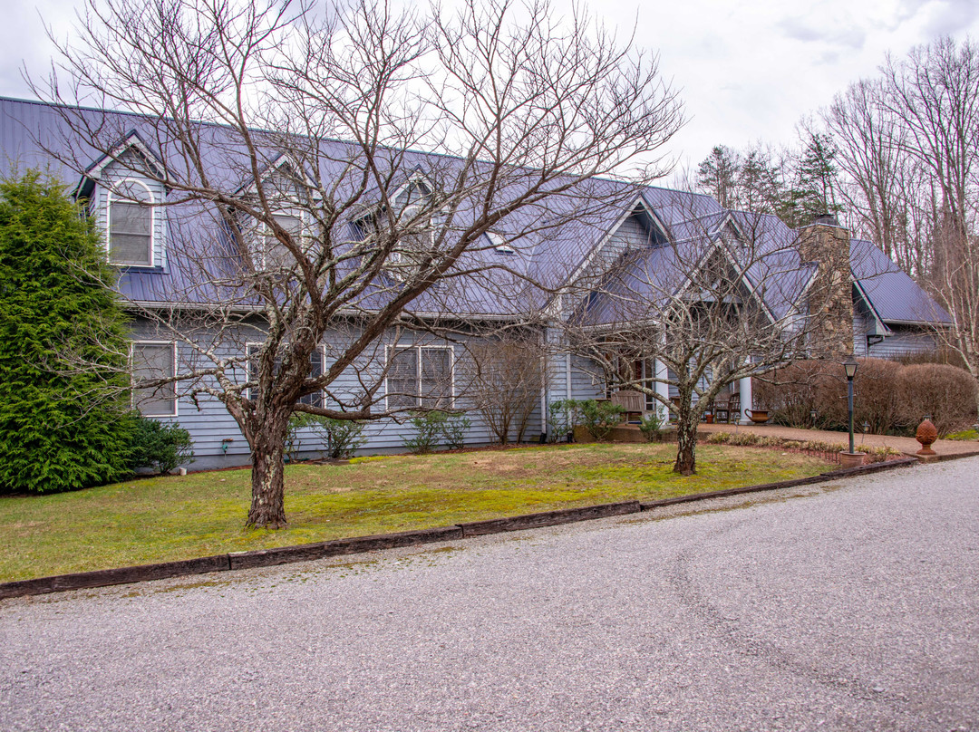 The Garden Inn主图