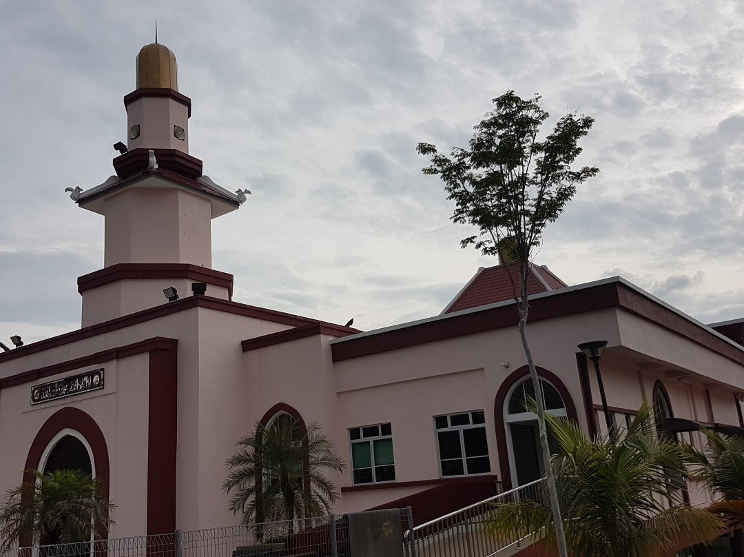 Masjid Salmah Khamis-甘榜马日丹那必去景点