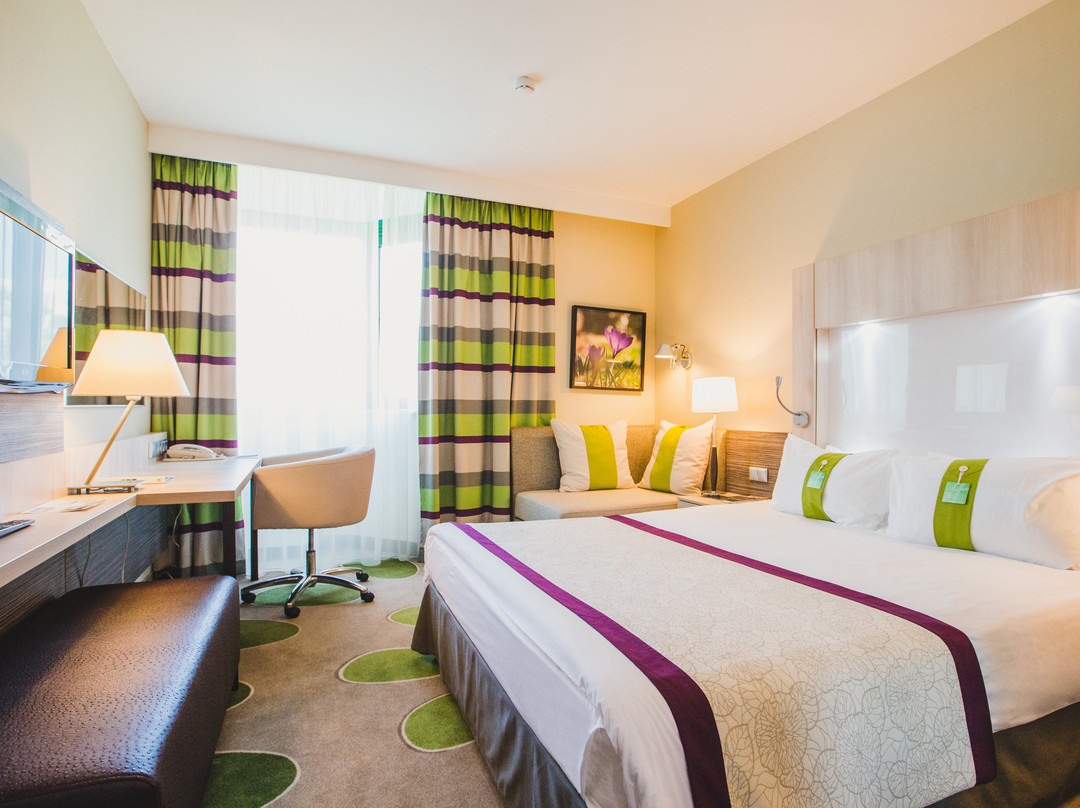 假日酒店度假村主图