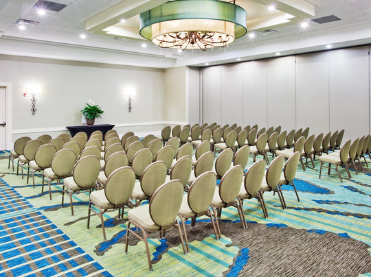 Crowne Plaza Charleston Airport - Conv Ctr by IHG主图