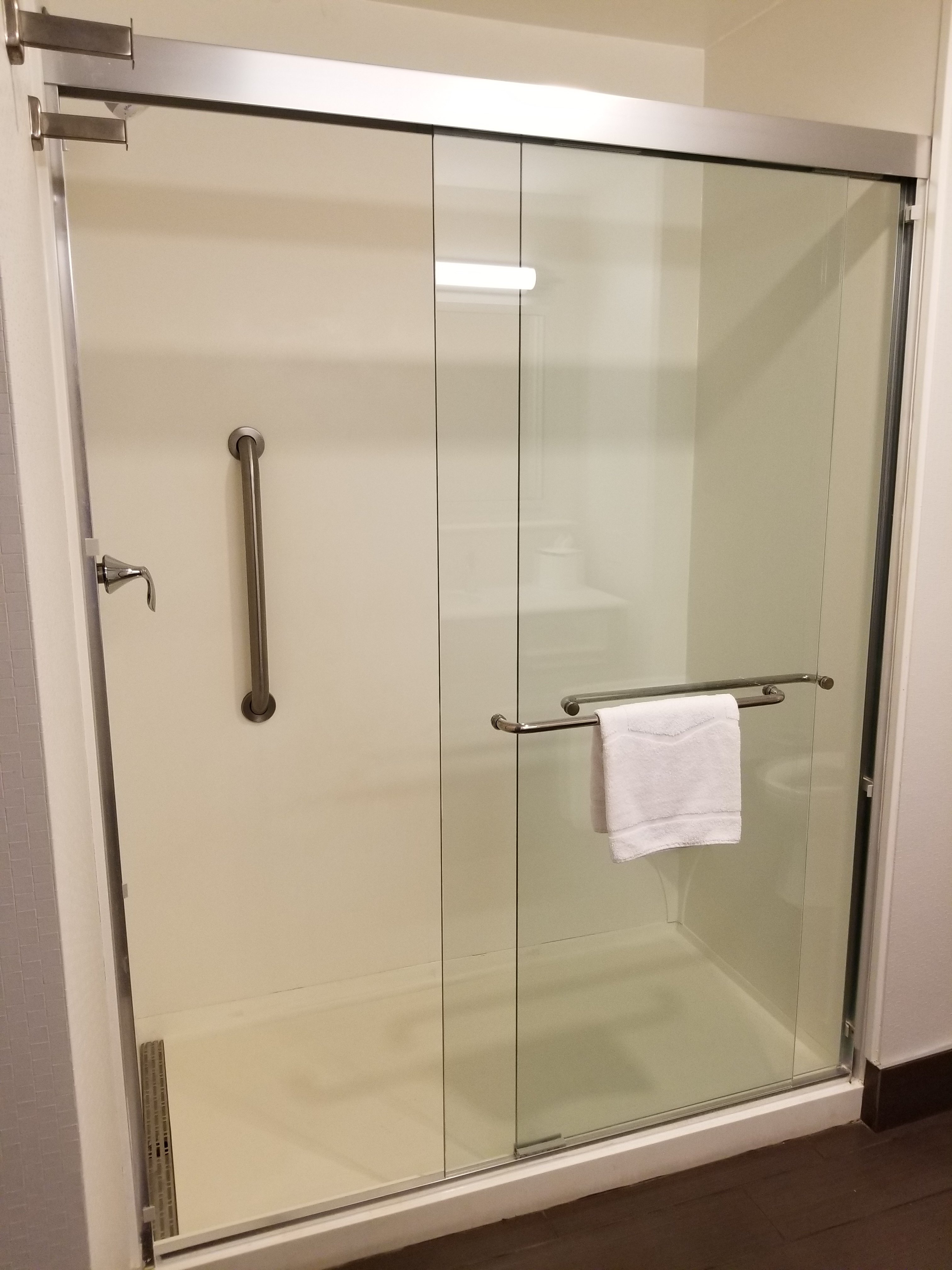 Hampton Inn & Suites Macon I - 475-浴室