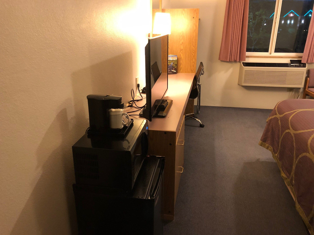 Super 8 by Wyndham Redmond主图